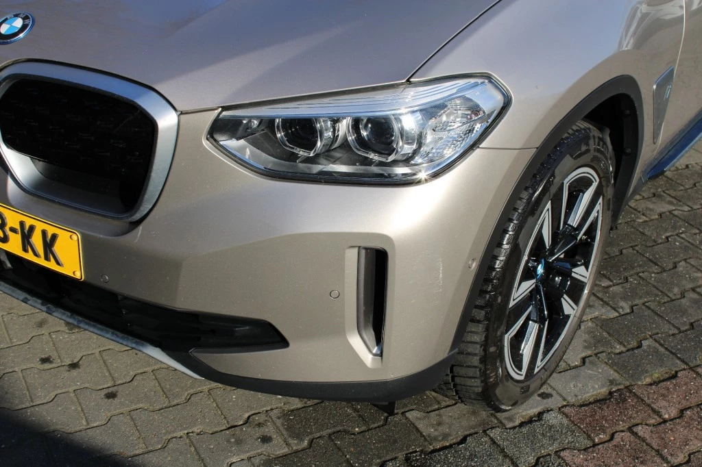 Hoofdafbeelding BMW iX3