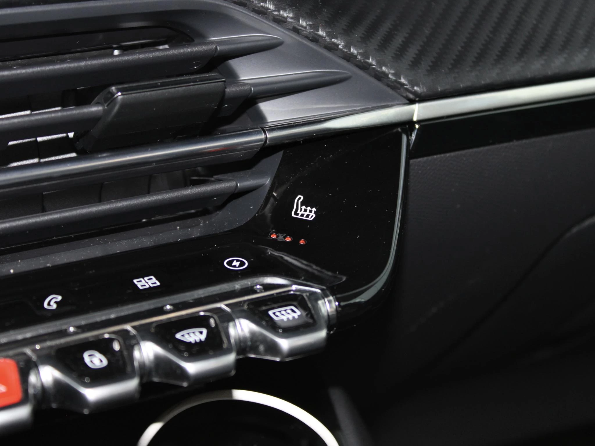 Hoofdafbeelding Peugeot e-2008