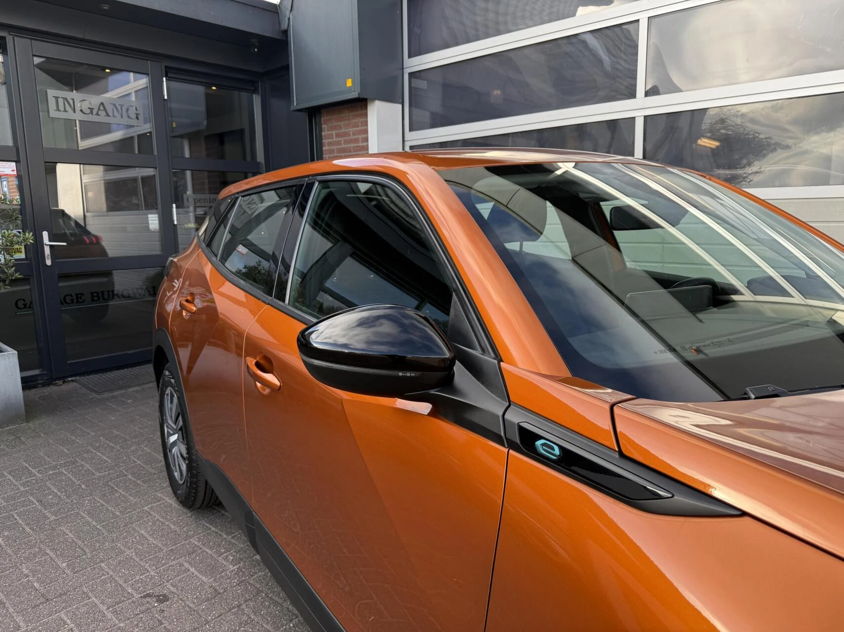 Hoofdafbeelding Peugeot e-2008
