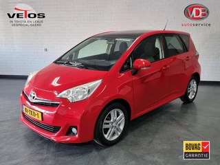 Hoofdafbeelding Toyota Verso-S Toyota Verso-S 1.3 VVT-i Dynamic Automaat / Pano / PDC achter