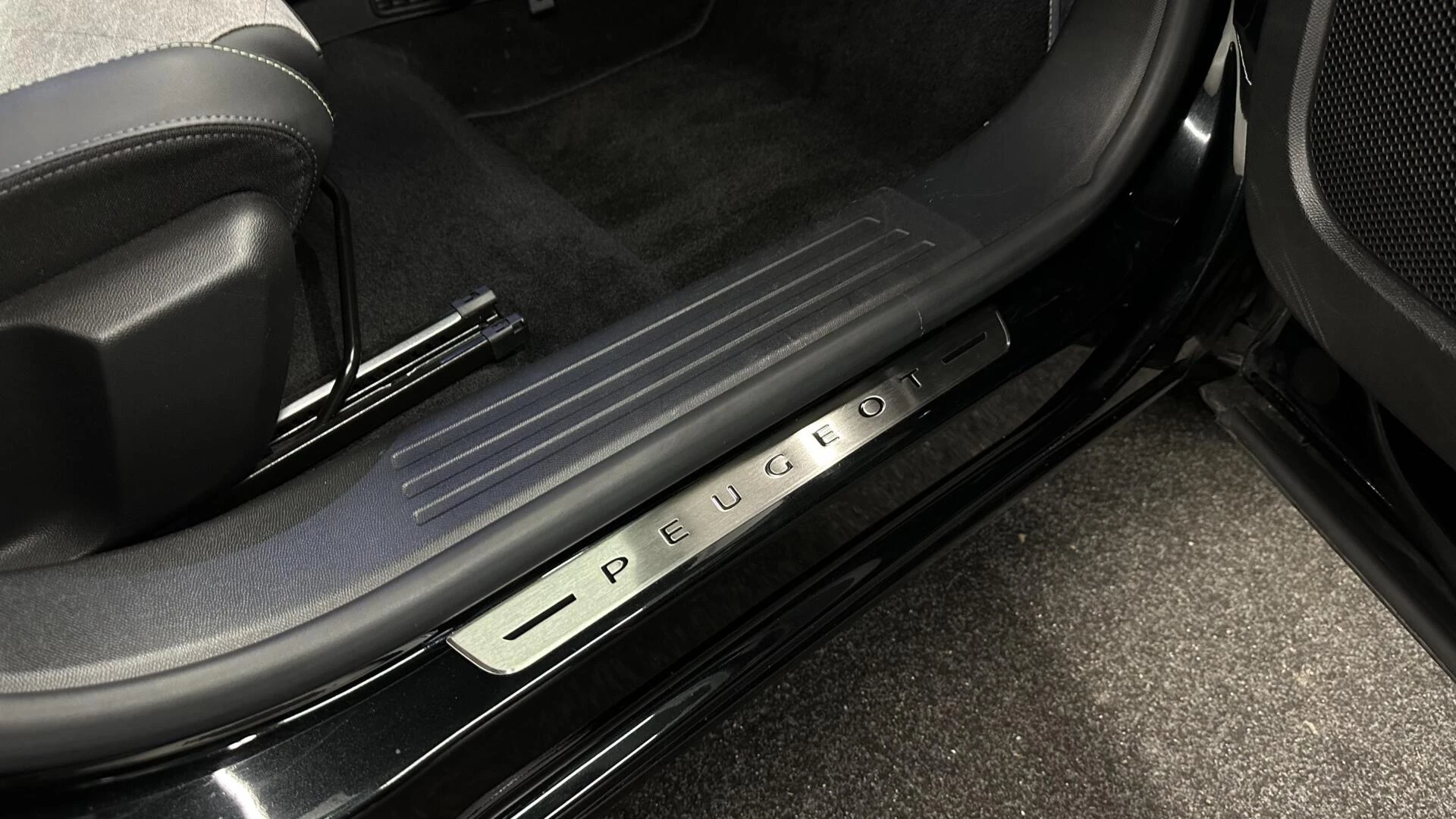 Hoofdafbeelding Peugeot e-2008