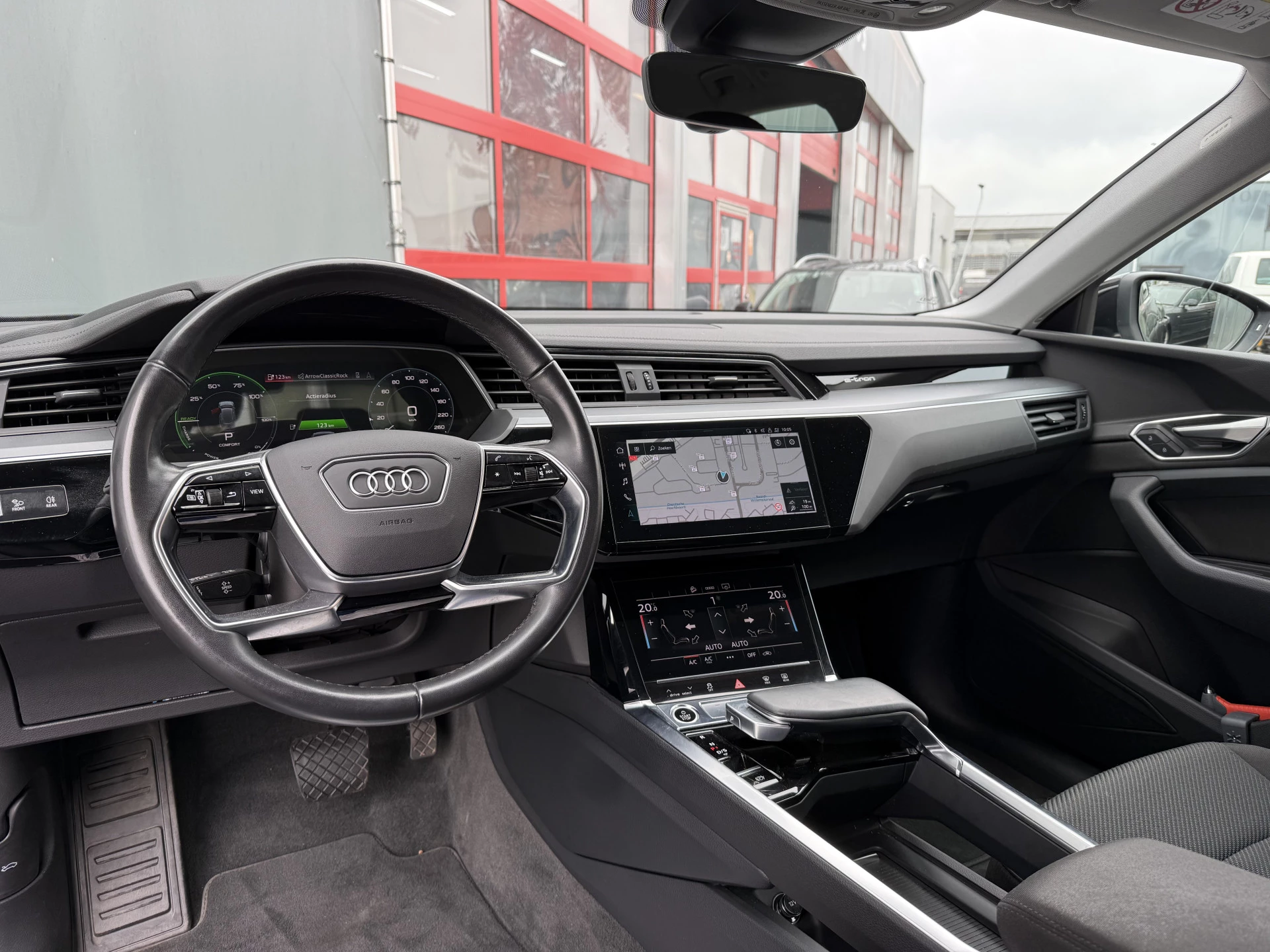 Hoofdafbeelding Audi e-tron