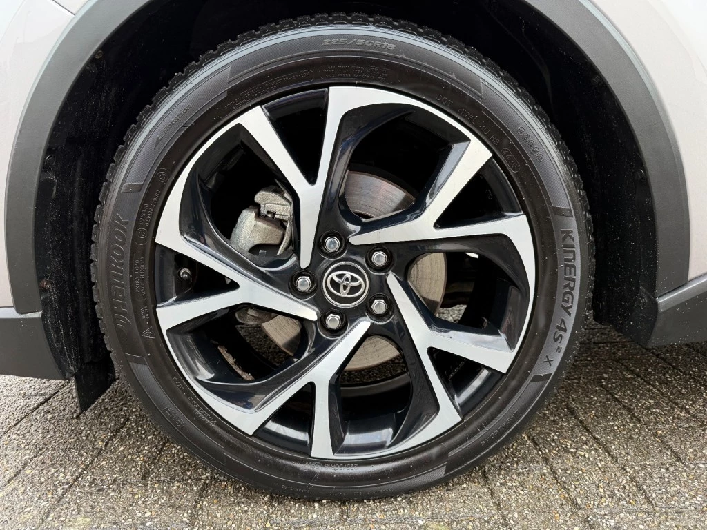 Hoofdafbeelding Toyota C-HR