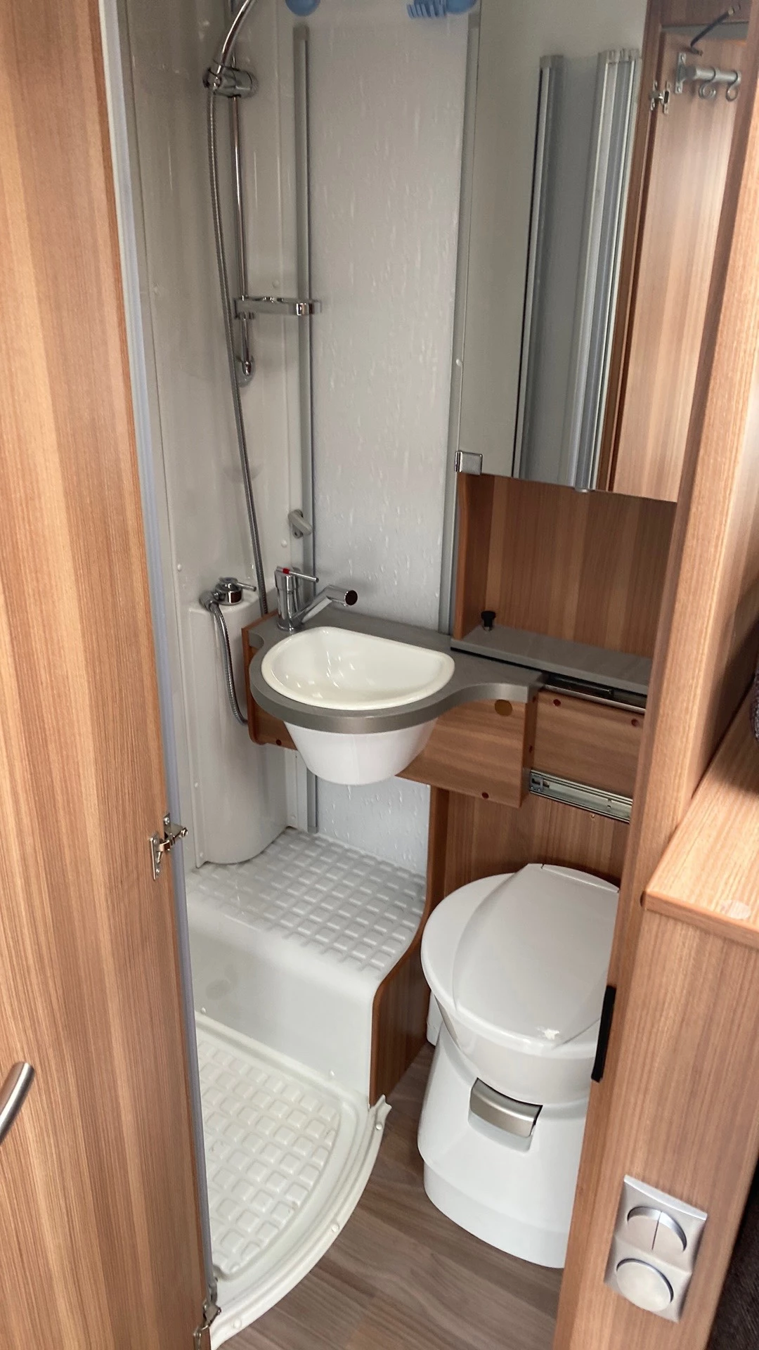 Hoofdafbeelding Weinsberg R57