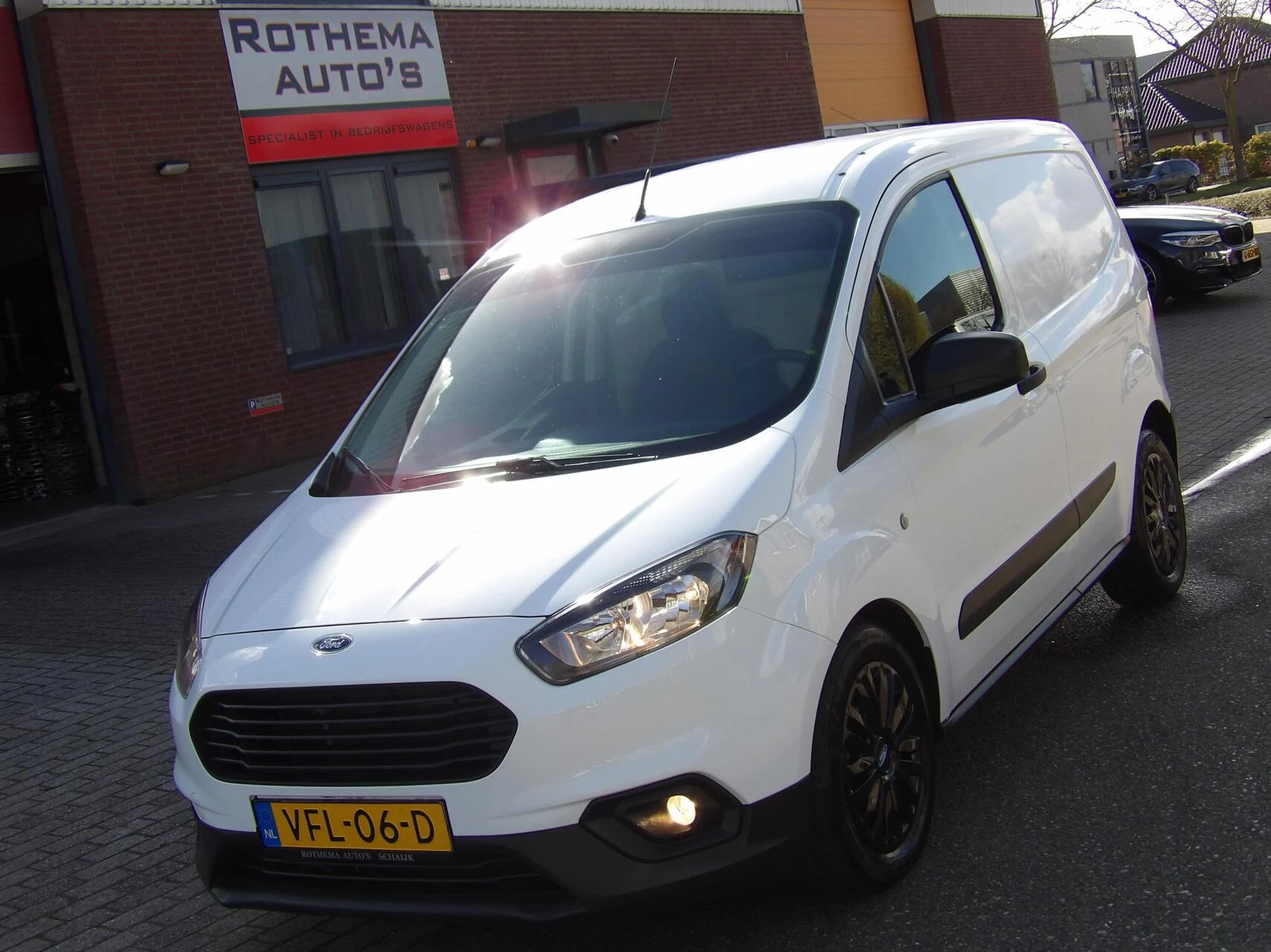 Hoofdafbeelding Ford Transit Courier