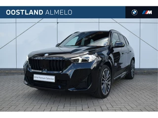 BMW X1 xDrive23i High Executive M Sport Automaat / Panoramadak / Sportstoelen / Comfort Access / M Adaptief onderstel / Adaptieve LED / Stoelverwarming / Harman-Kardon