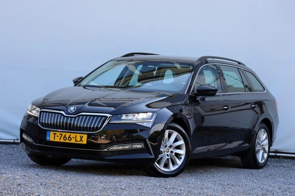 Hoofdafbeelding Škoda Superb
