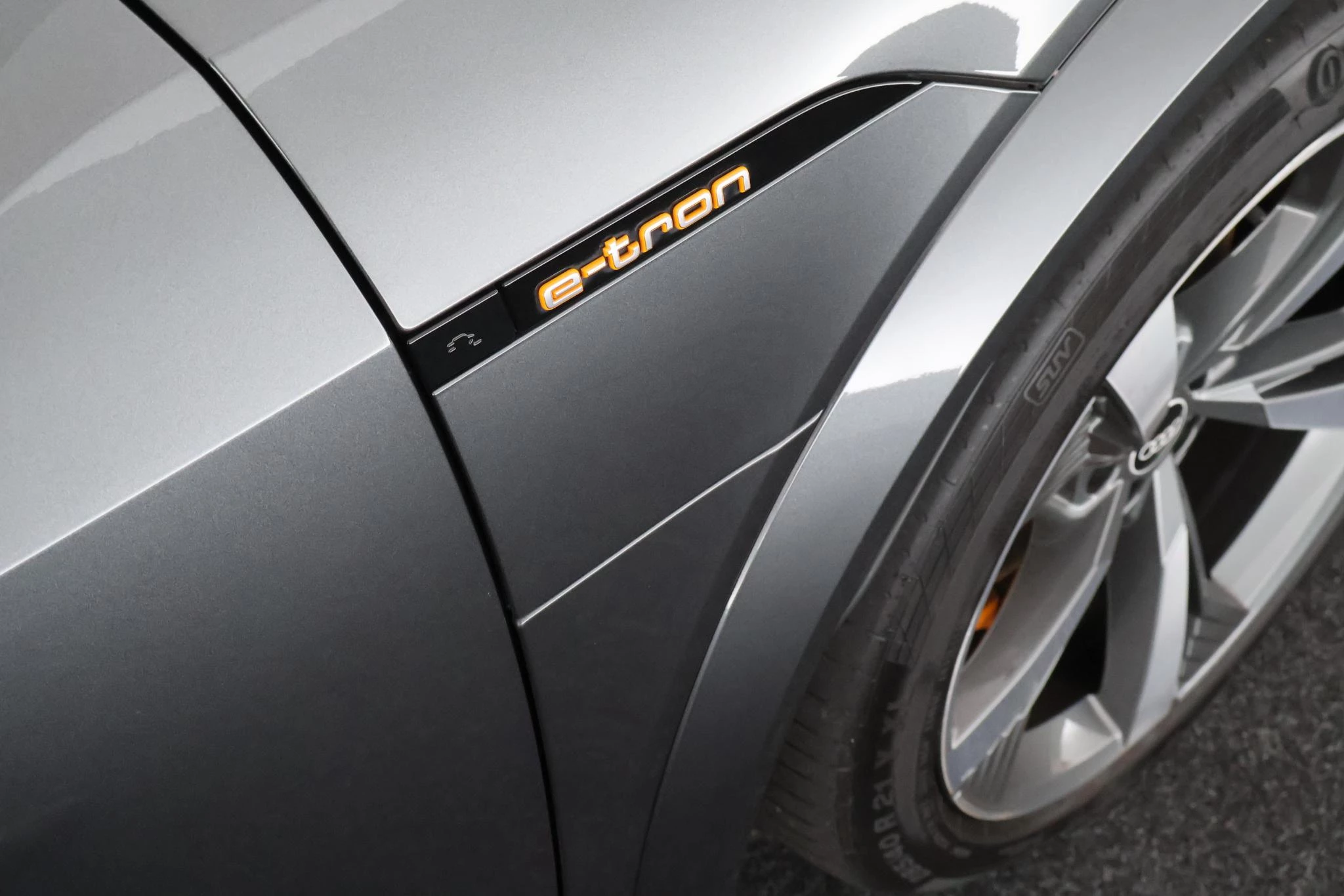 Hoofdafbeelding Audi e-tron