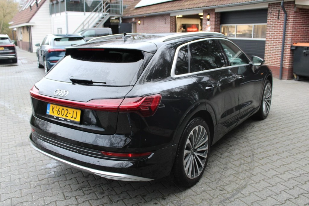 Hoofdafbeelding Audi e-tron