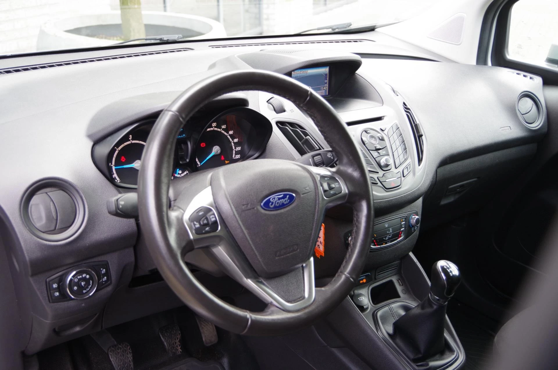 Hoofdafbeelding Ford Transit Courier