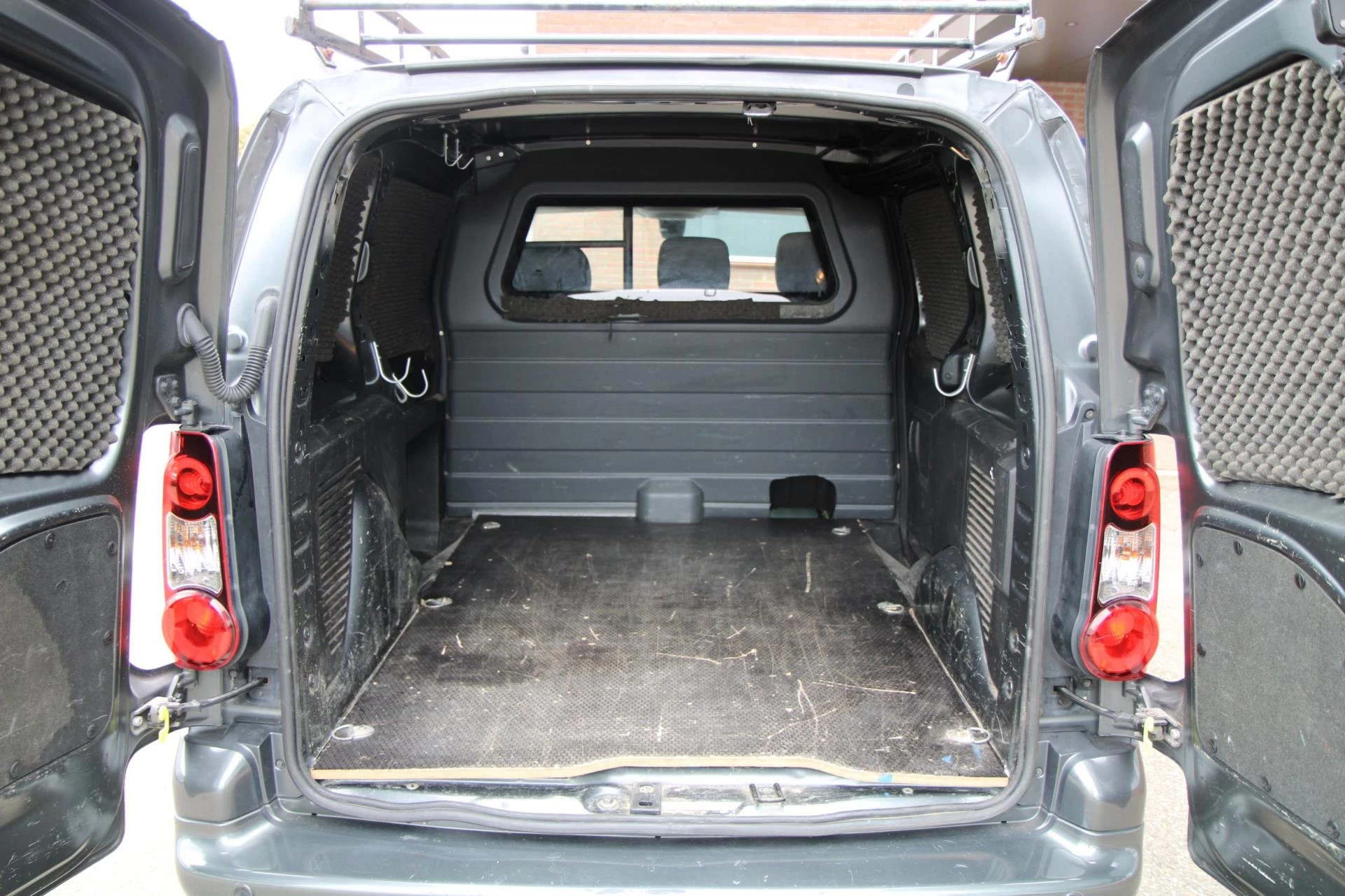Hoofdafbeelding Peugeot Partner