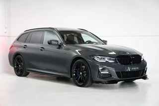 Hoofdafbeelding BMW 3 Serie BMW 3 Serie Touring 330e M-Sport 292PK Pano/Laser/Dravitgrau *VERKOCHT*