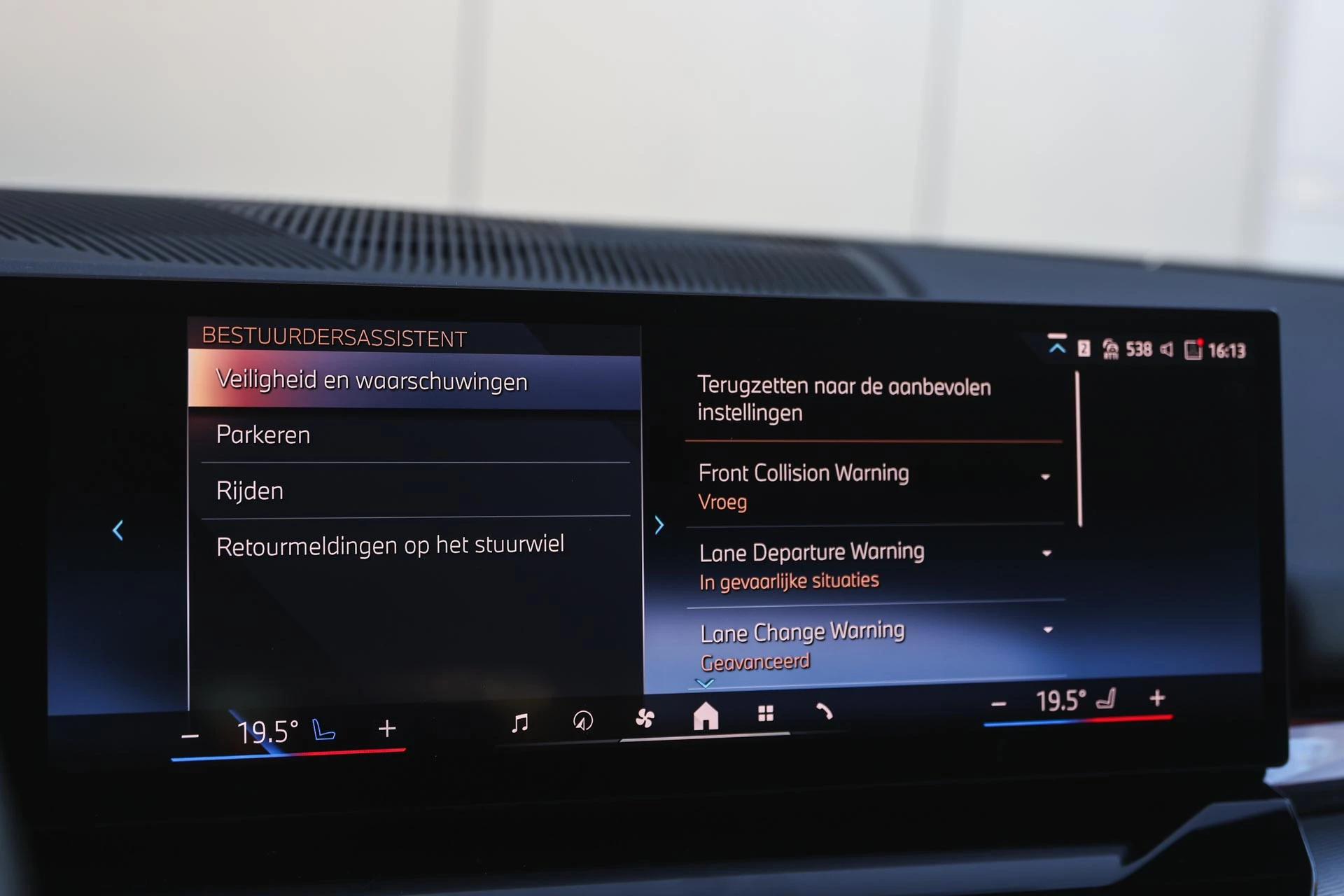Hoofdafbeelding BMW i5