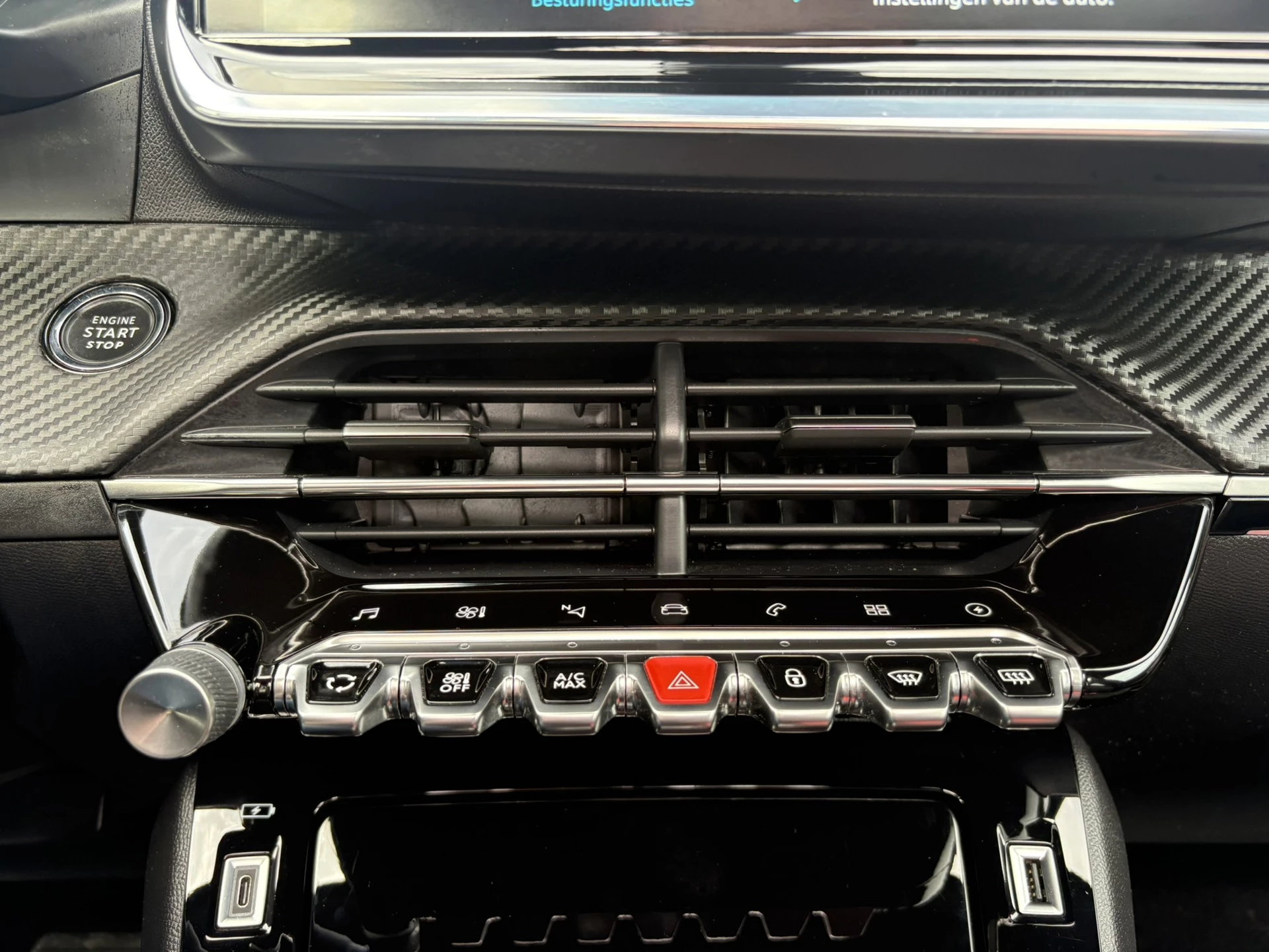 Hoofdafbeelding Peugeot e-2008