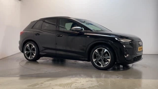 Audi Q4 e-tron 35 Launch edition S Competition 55 kWh Panoramadak Camera Navigatie Stoelverwarming