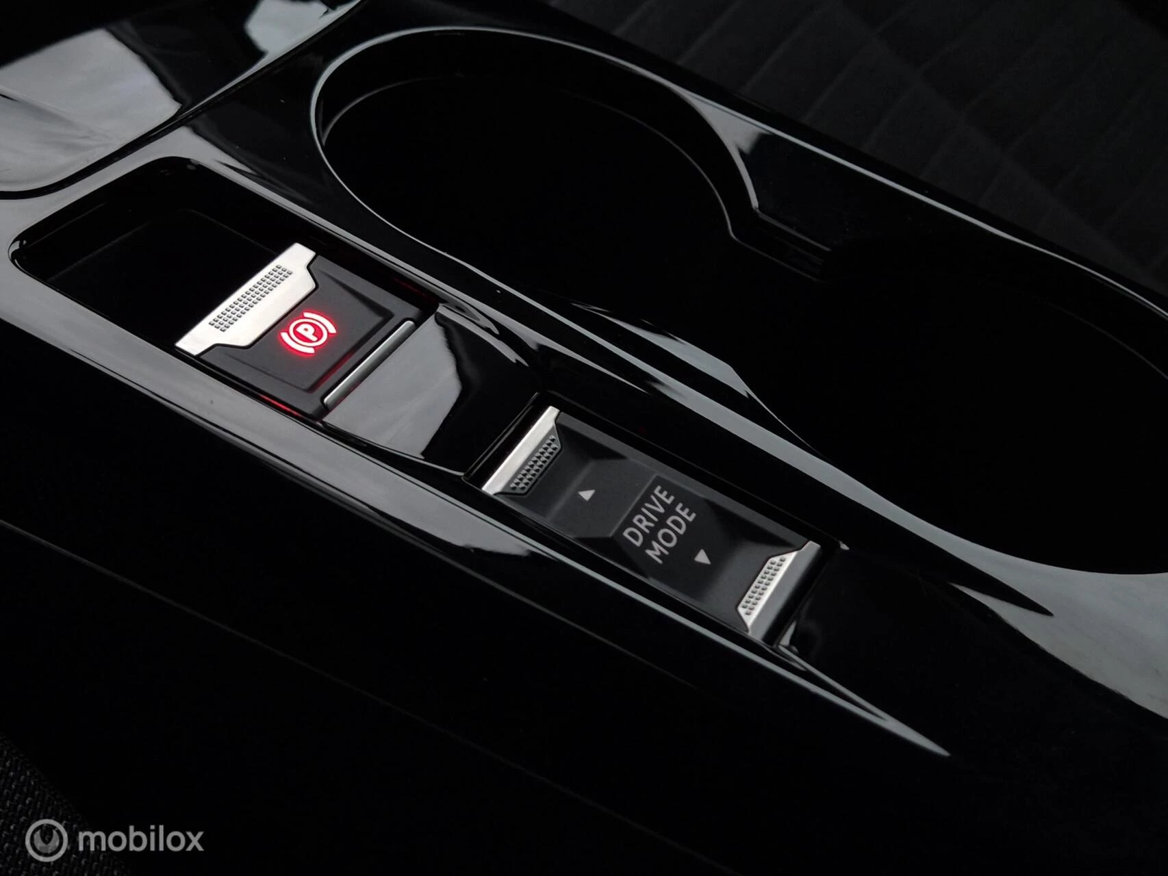 Hoofdafbeelding Peugeot e-208