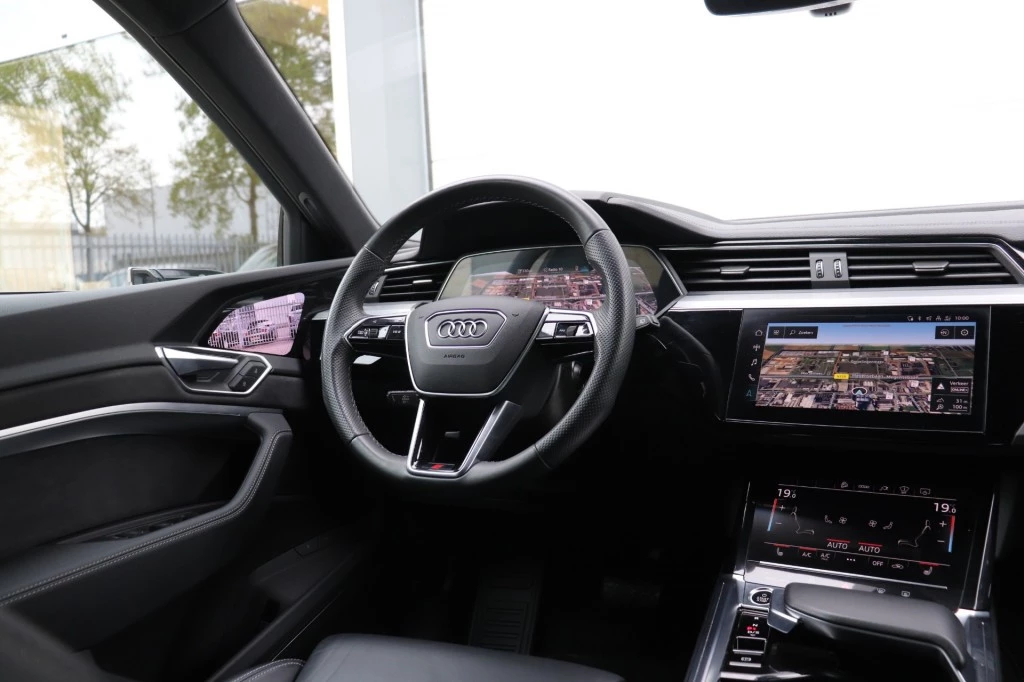 Hoofdafbeelding Audi e-tron