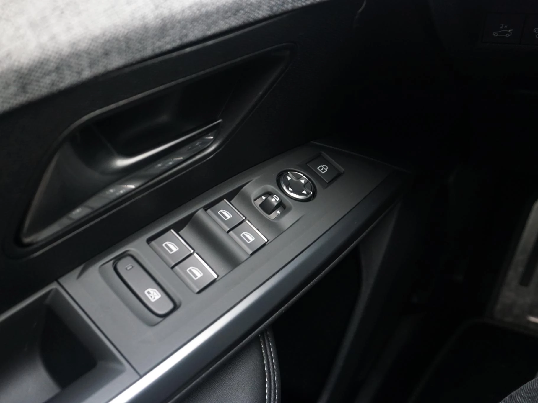 Hoofdafbeelding Peugeot e-3008