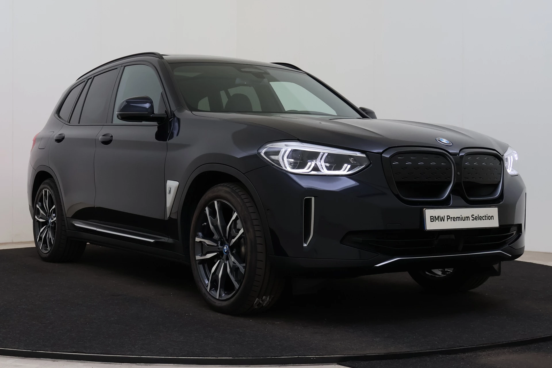 Hoofdafbeelding BMW iX3