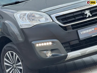 Peugeot Partner Tepee 1.2 PureTech 110pk Outdoor | Gris Shark | GripControl/Nav/Camera/Clima