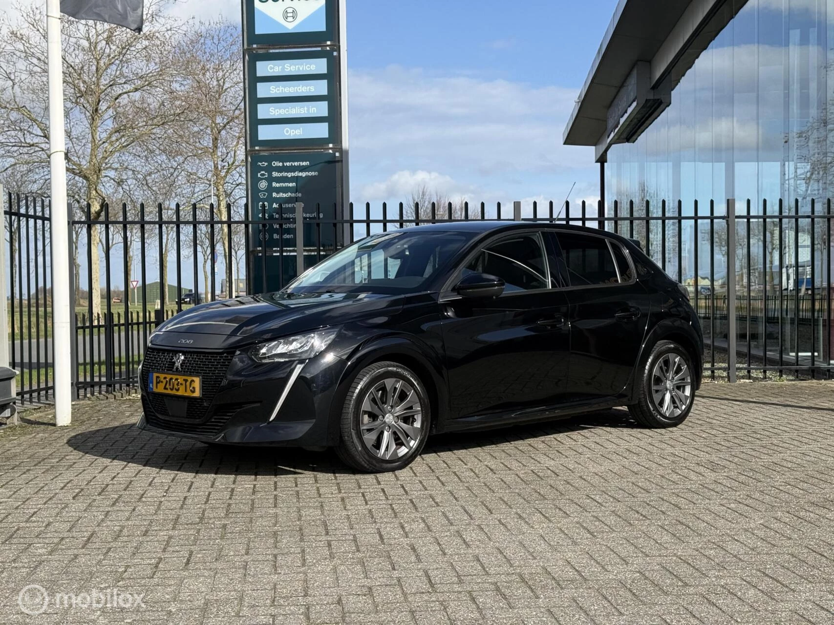 Hoofdafbeelding Peugeot e-208