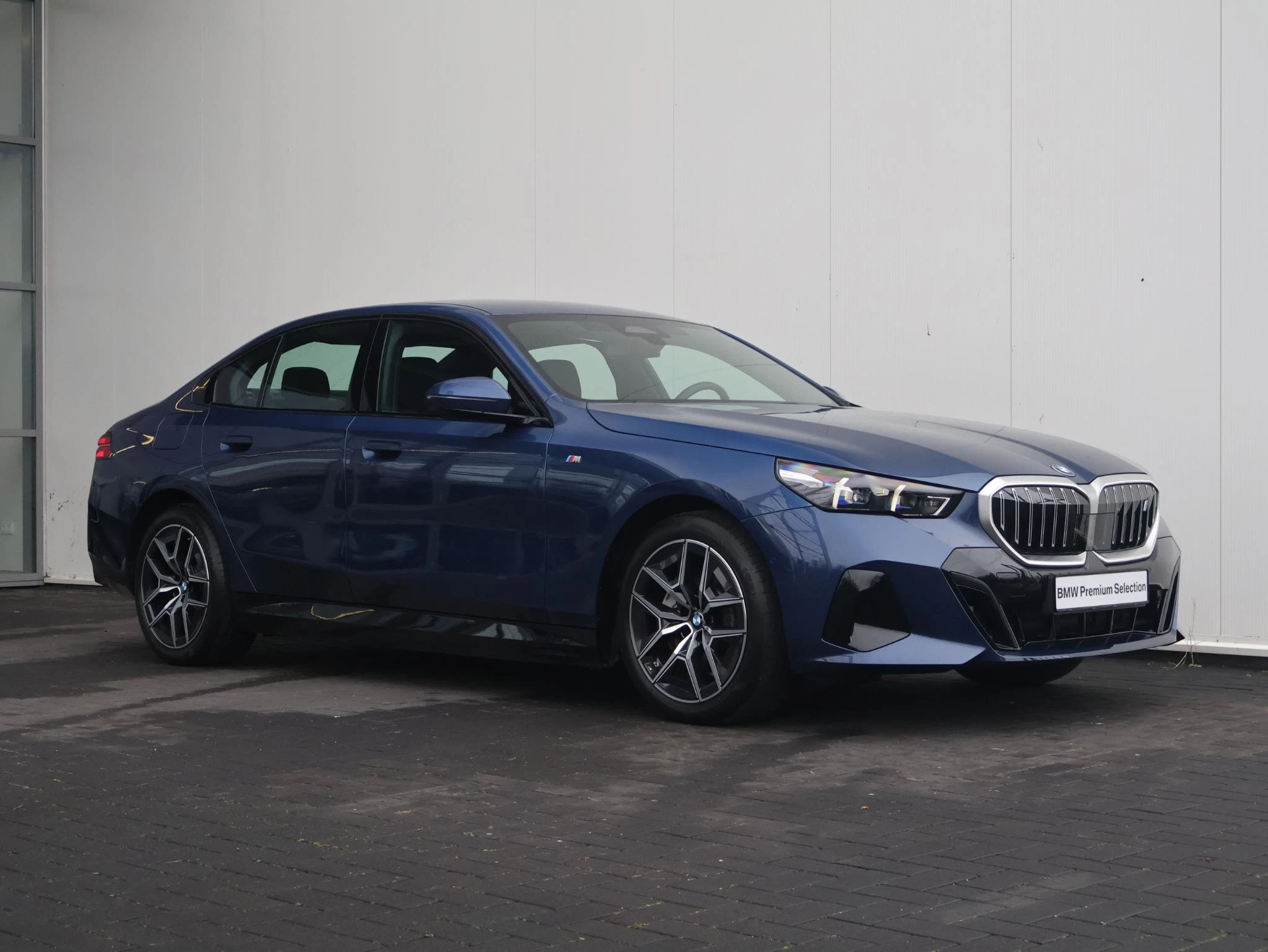 Hoofdafbeelding BMW i5