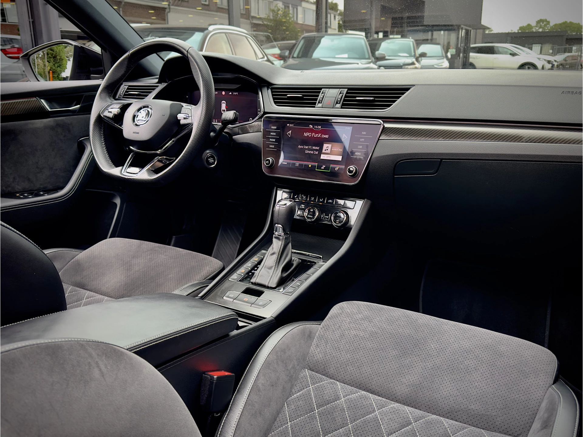 Hoofdafbeelding Škoda Superb
