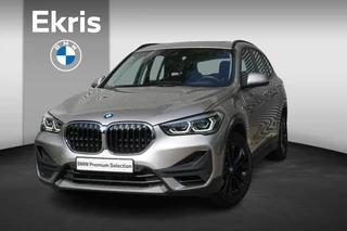 BMW X1 xDrive25e High Executive | Comfort Pack | Trekhaak met afneembare kogel | Stuurwielrand Verwarmd | Glazen panoramadak | Park Distance Control voor/achter (PDC) | HiFi System | BMW Head-Up Display