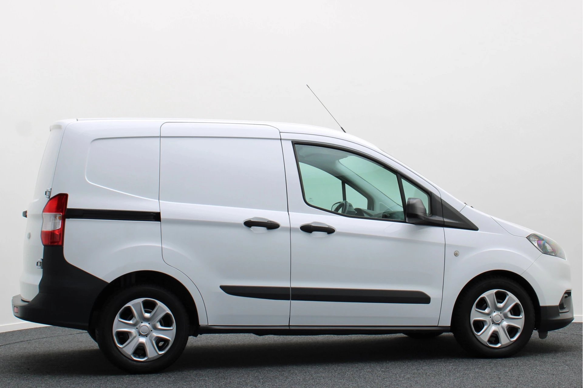 Hoofdafbeelding Ford Transit Courier