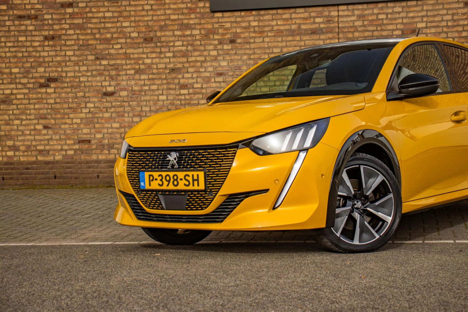 Hoofdafbeelding Peugeot e-208