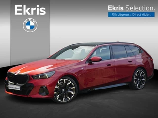 Hoofdafbeelding BMW 5 Serie BMW 5-serie Touring 530e M Sport Pro | Trekhaak / Comfortstoelen Elektrisch met geheugen / Panoramadak / Head-up / Rondomzicht camera's / Stoelverwarming Voor & Achter / Ekris Selection