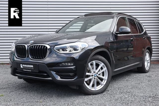 BMW X3 xDrive30e Pano / Trekhaak / 19inch / Camera / LED