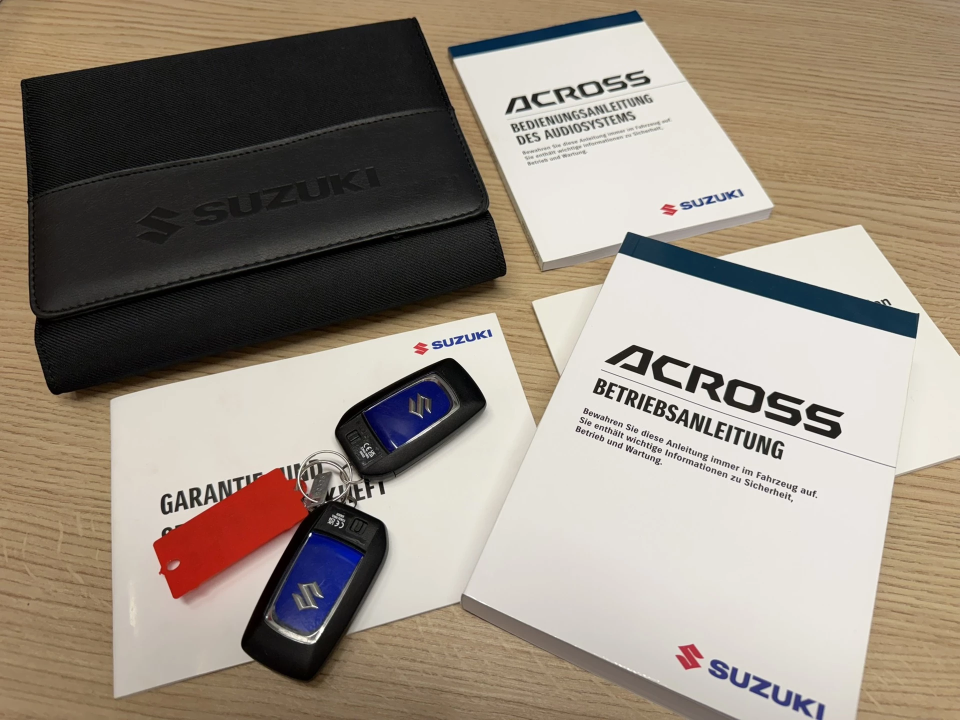 Hoofdafbeelding Suzuki Across