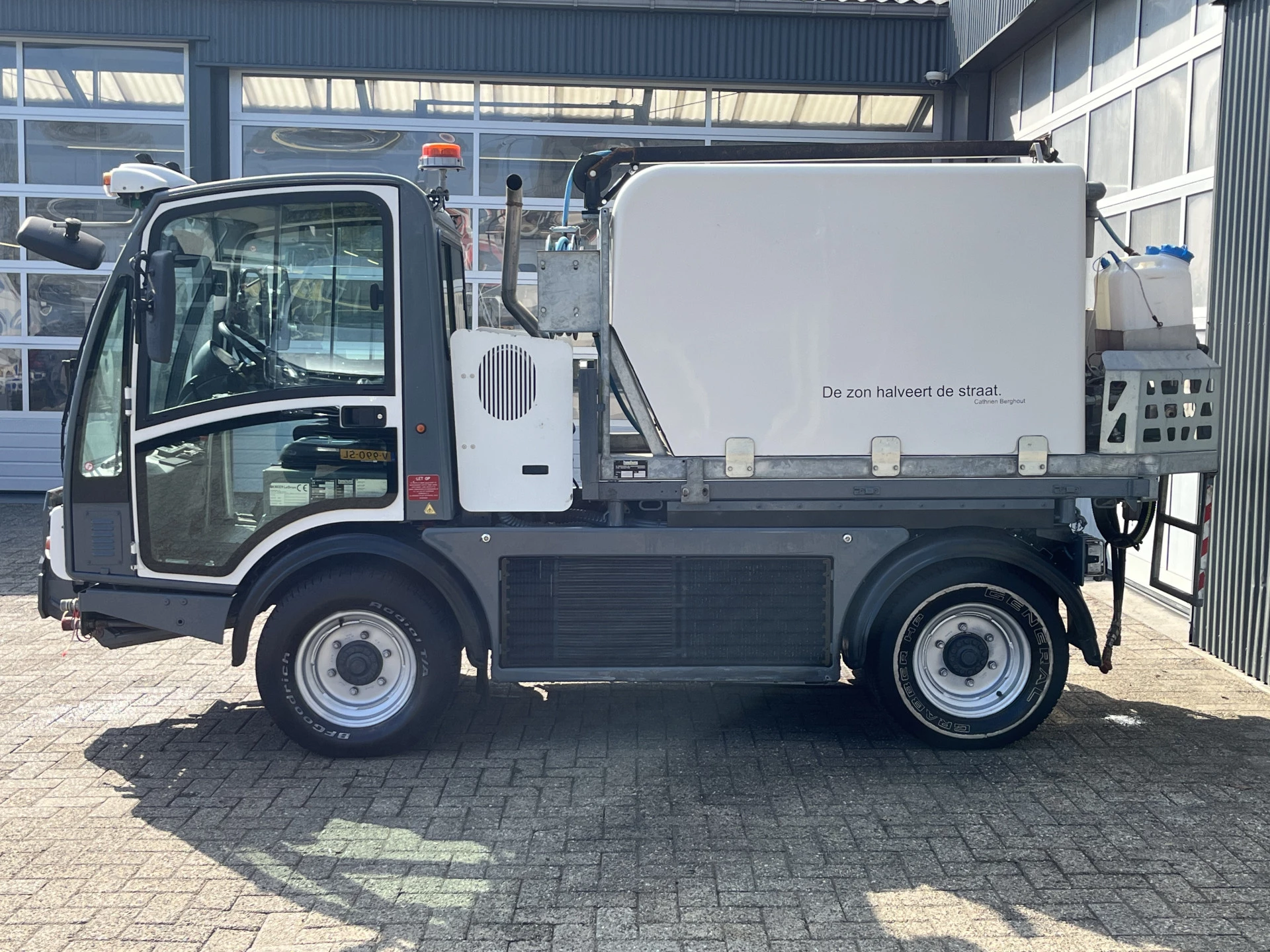 Hoofdafbeelding boschung P4T Werktuigdrager