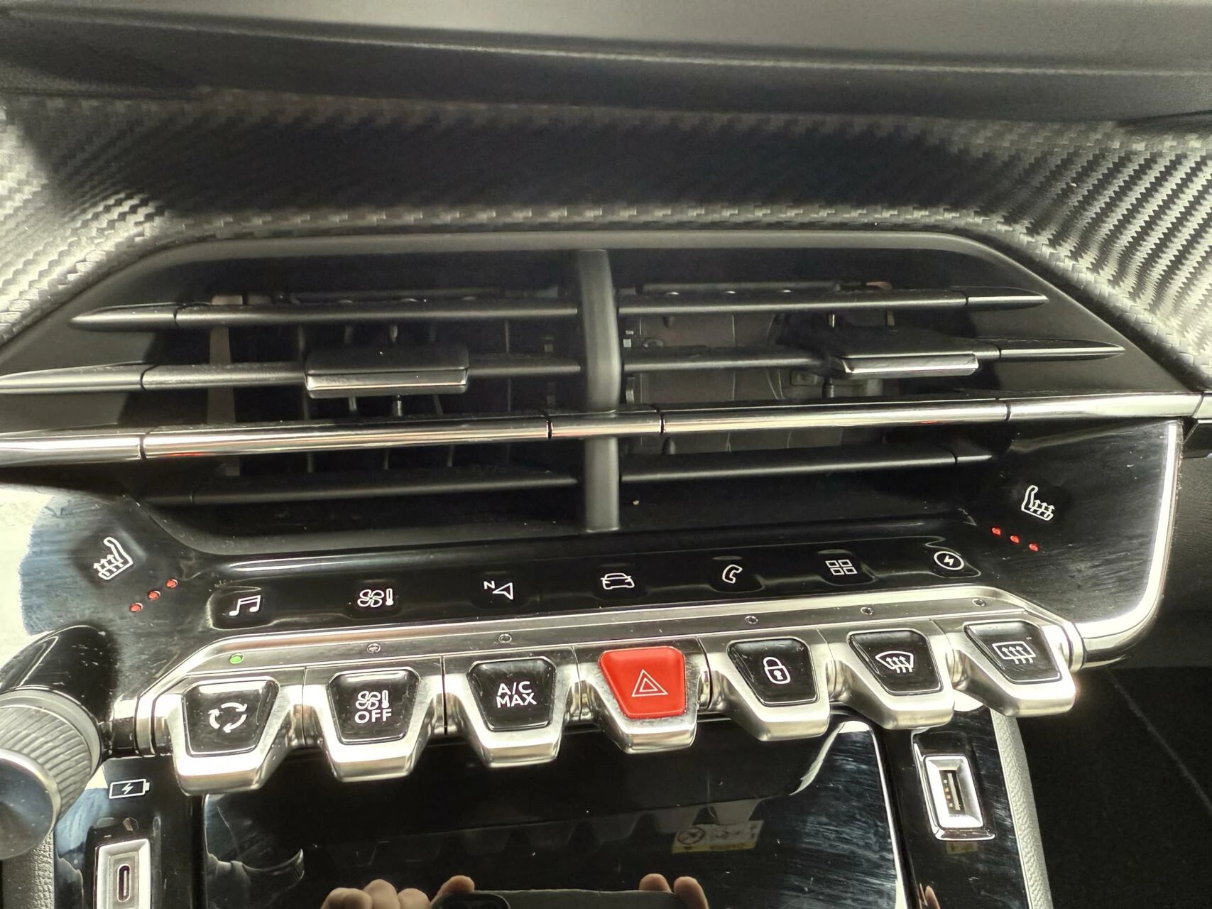 Hoofdafbeelding Peugeot e-2008