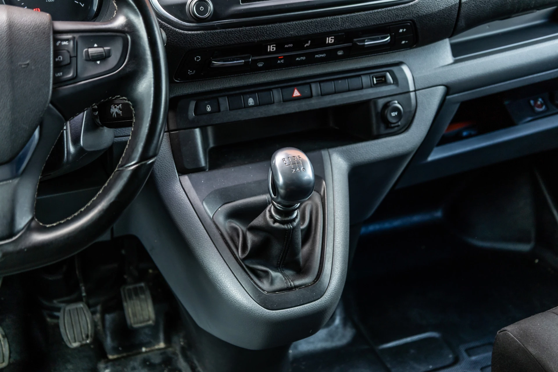 Hoofdafbeelding Peugeot Expert