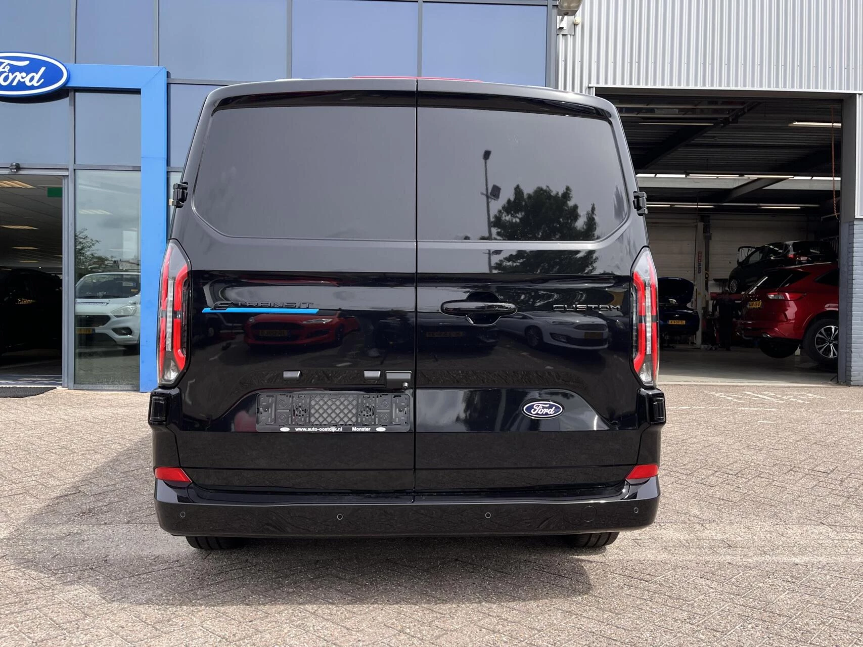 Hoofdafbeelding Ford E-Transit Custom