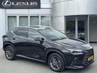Hoofdafbeelding Lexus NX Lexus NX 450h+ AWD Luxury Line TREKHAAK 1500KG TREKGEWICHT STOELVERW STUURVERW GROOTSCHERM