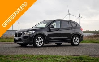 BMW X1 xDrive25e Executive CAMERA / CARPLAY / HEAD UP DISPLAY / LEDER / LED / CRUISE CONTROLE / STOELVERWARMING