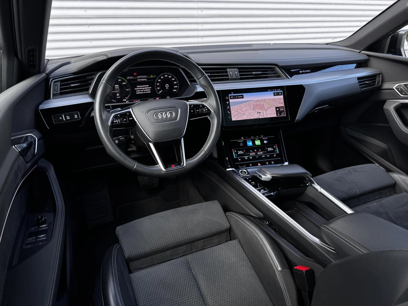 Hoofdafbeelding Audi e-tron