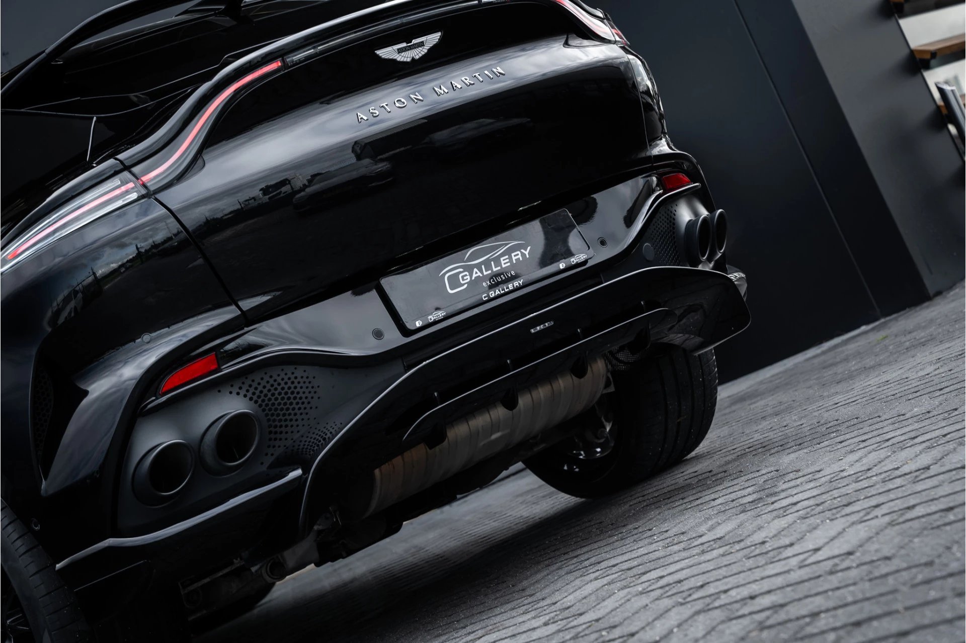 Hoofdafbeelding Aston Martin DBX