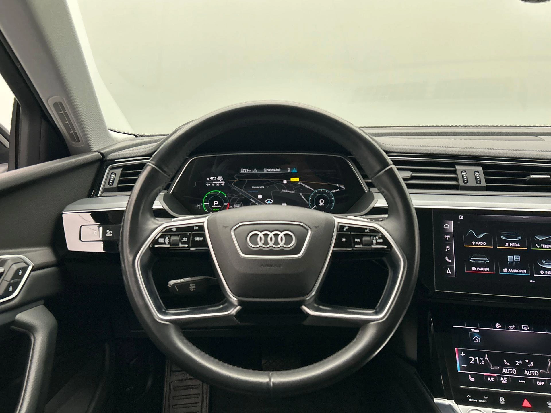 Hoofdafbeelding Audi e-tron