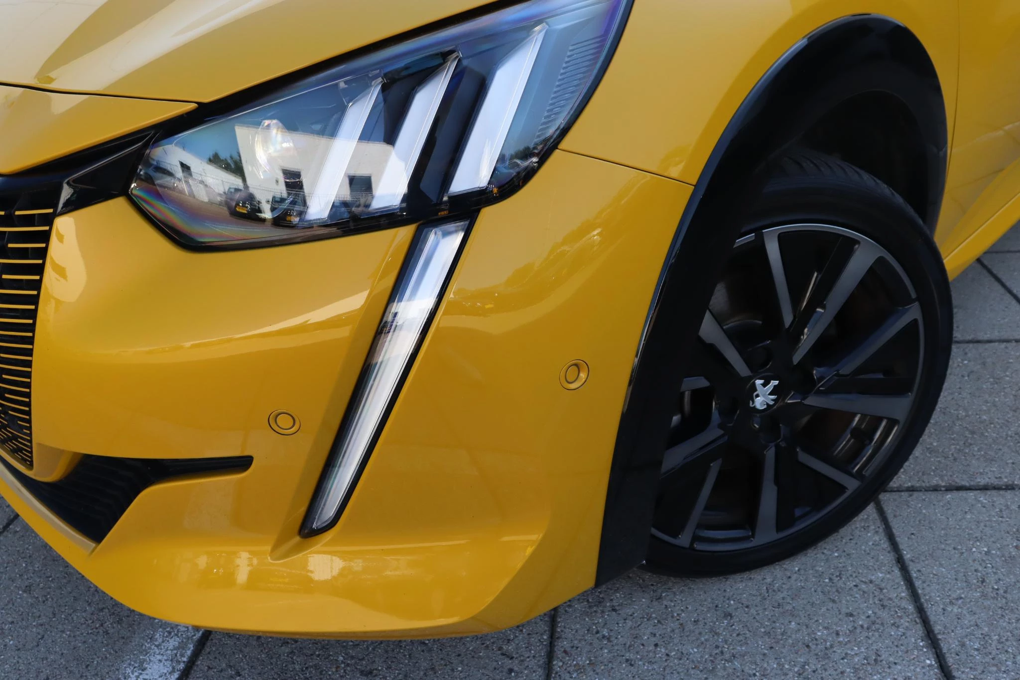 Hoofdafbeelding Peugeot e-208