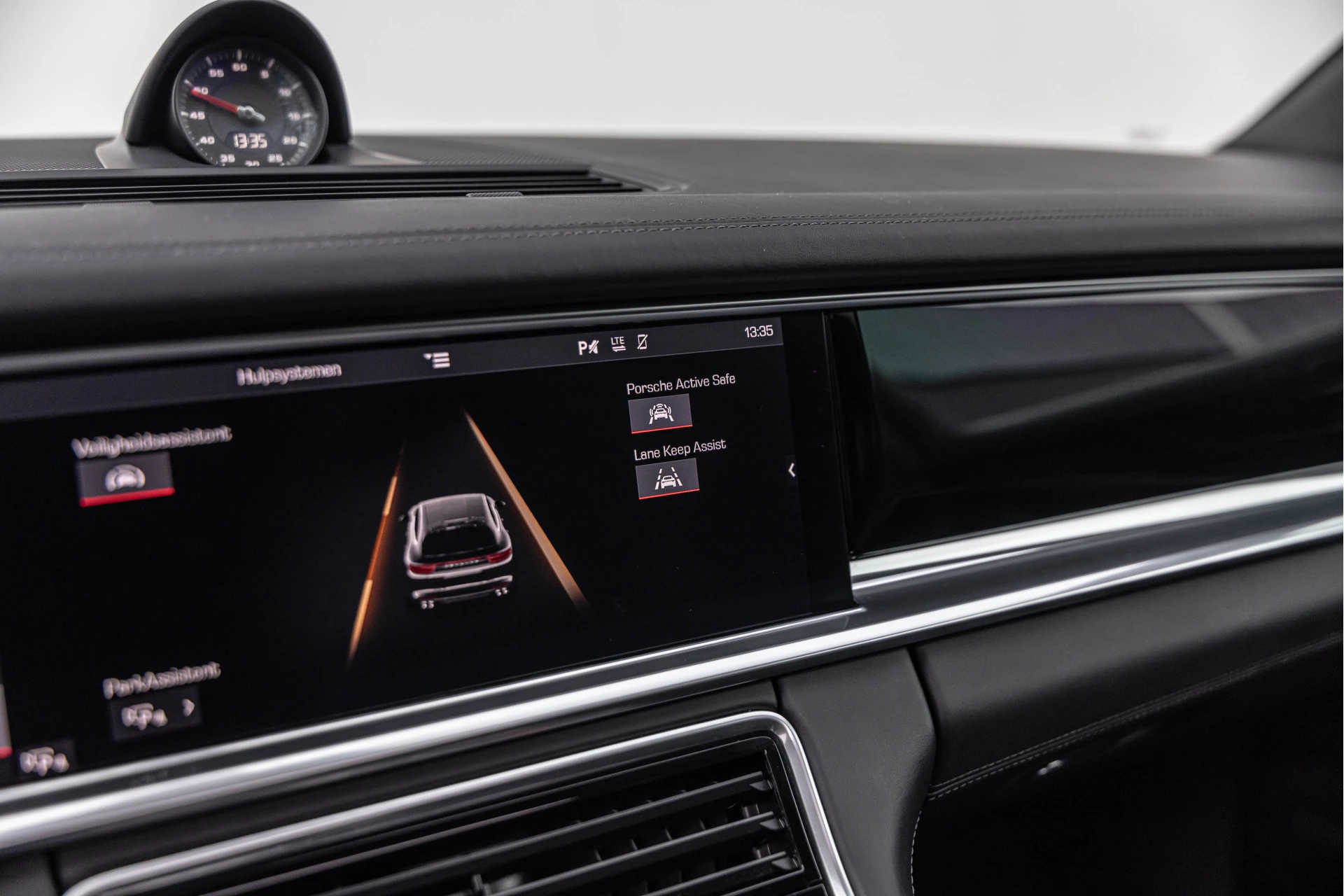 Hoofdafbeelding Porsche Panamera