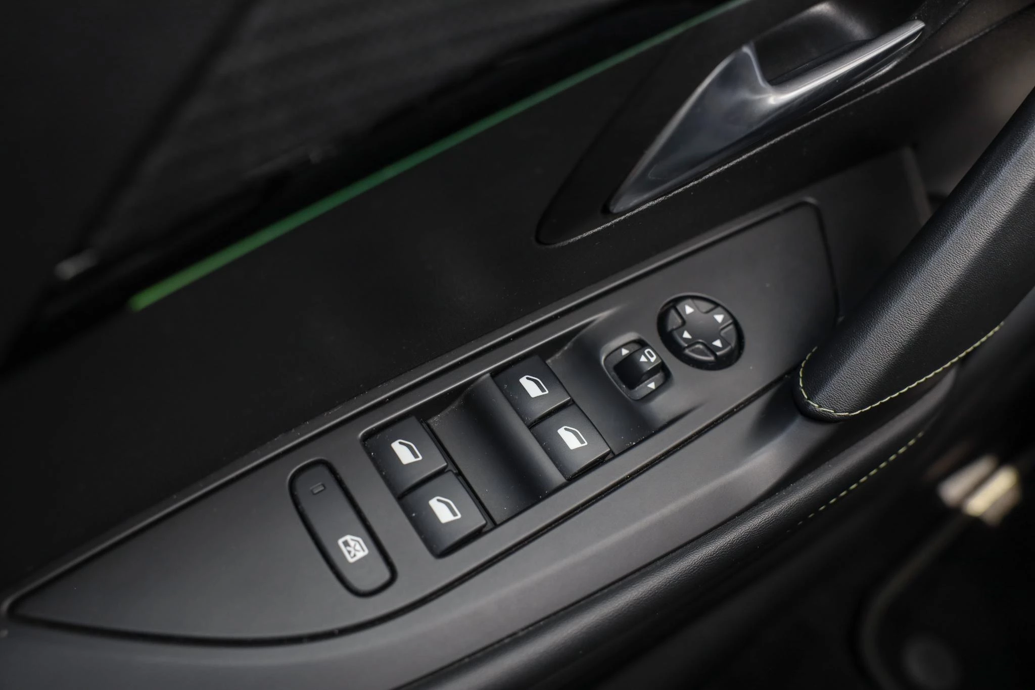 Hoofdafbeelding Peugeot e-208