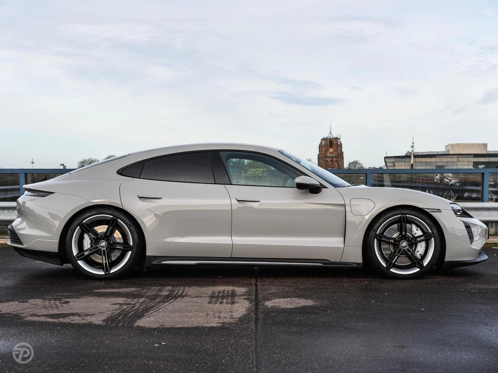 Hoofdafbeelding Porsche Taycan