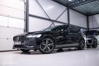 Hoofdafbeelding Volvo V60 Volvo V60 2.0 T8 Recharge AWD R-Design | Massage | Stoelkoeling | Pilot assist | Adaptive cruise | Trekhaak | LED | NAP NL auto |