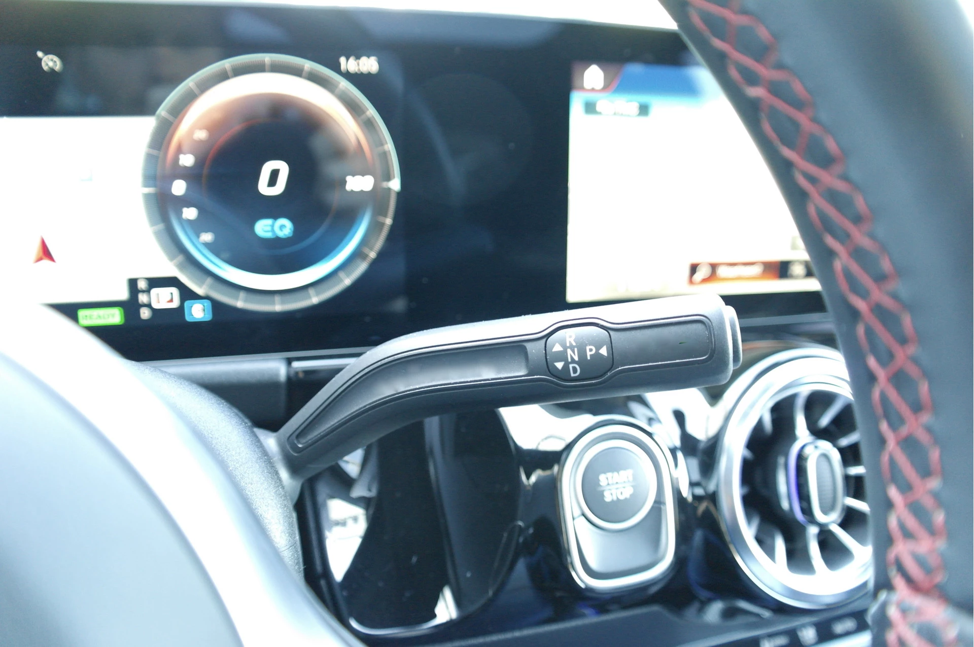 Hoofdafbeelding Mercedes-Benz EQA
