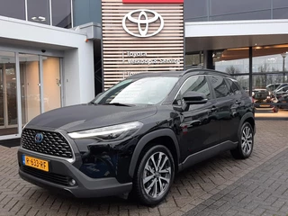 Toyota Corolla Cross 2.0 High Power Hybrid First Edition BLIND-SPOT ELEK-ACHTERKLEP KEYLESS LM-VELGEN PARK-SENSOREN APPLE/ANDROID STOELVERW DRAADLOOS-LADEN AD-CRUISE BLUETOOOTH DAB+