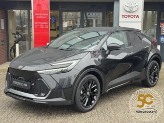 Toyota C-HR 2.0 PHEV BLACK EDITION MY2026 NIEUW DIRECT LEVERBAAR! STOEL/STUURVERW JLB-AUDIO EL-STOEL 19'' LM-VELGEN BLIND SPOT EL-ACHTERKLEP HEAD-UP NAVI APPLE/ANDROID